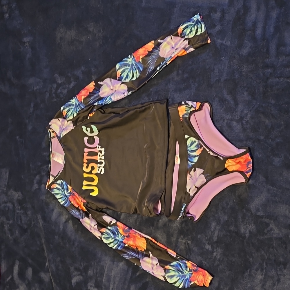 Girls swimsuit